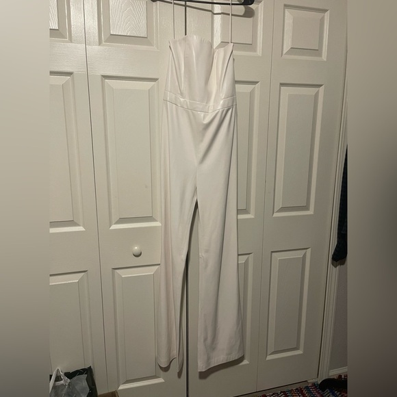Alice + Olivia Lavera Jumpsuit in Off White - Picture 4 of 10